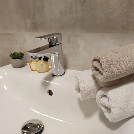 Bestnest Hk Apartment